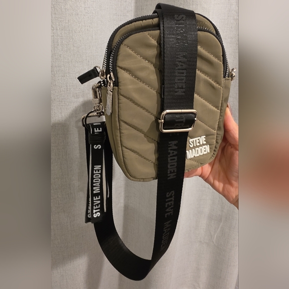 Steve Madden Handbags - Steve Madden Khaki Belt Bag